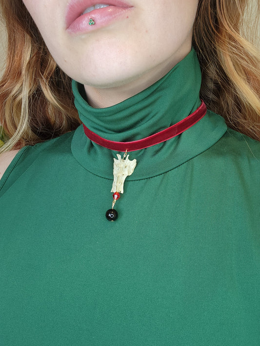 Sacrum and bead Red Velvet choker